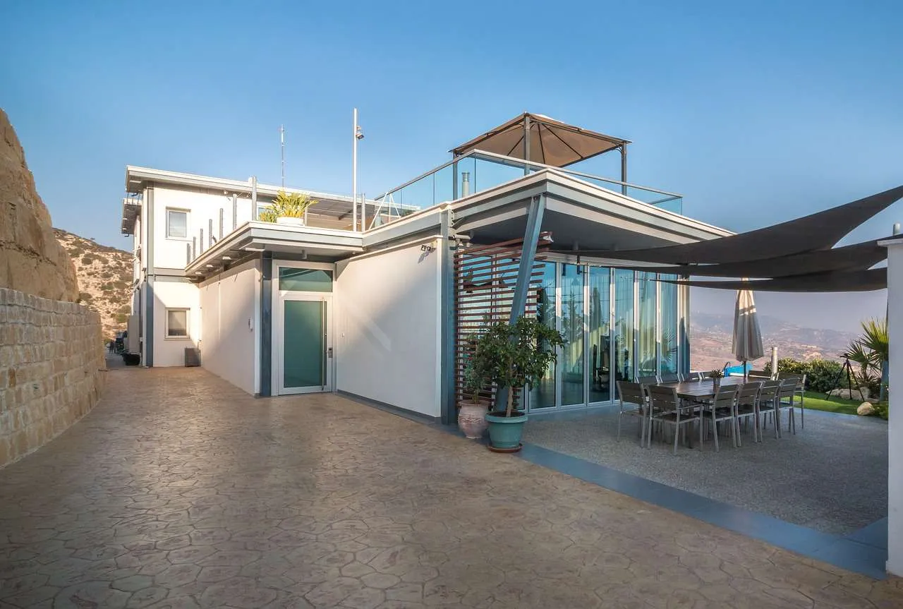 Roofing and Roof Repairs: Expert Guide